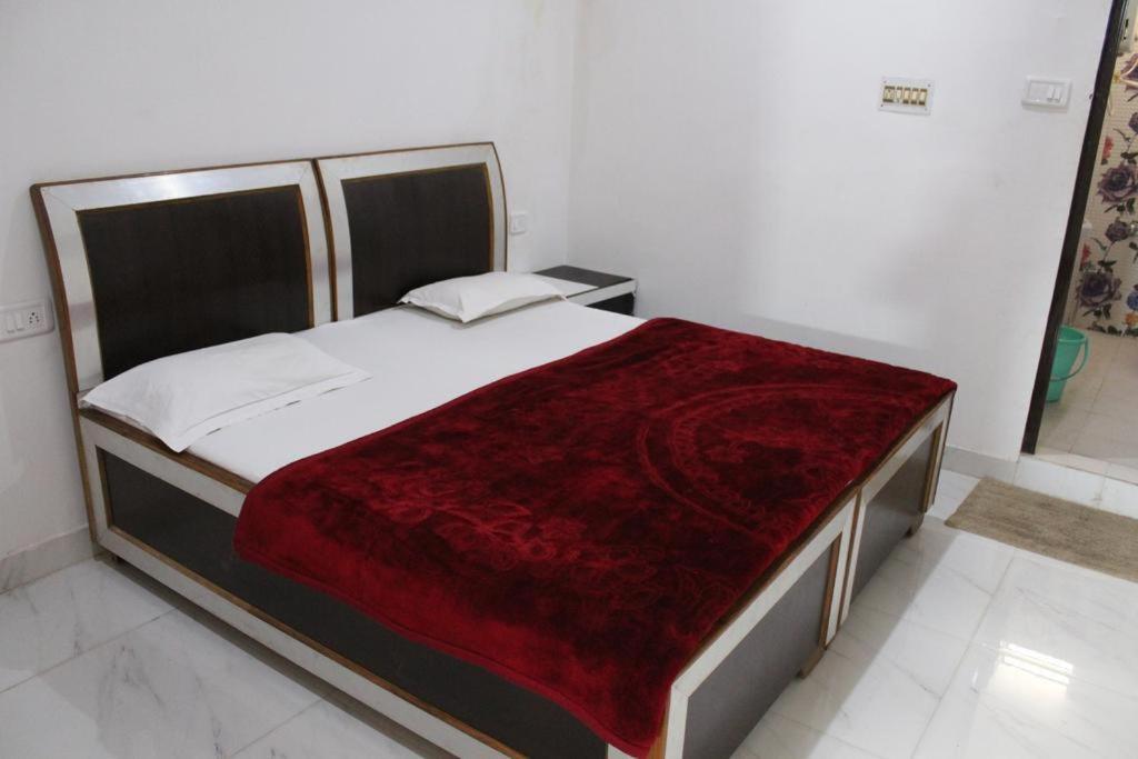 Couple Friendly Hotel - Sunset Orchha Extérieur photo